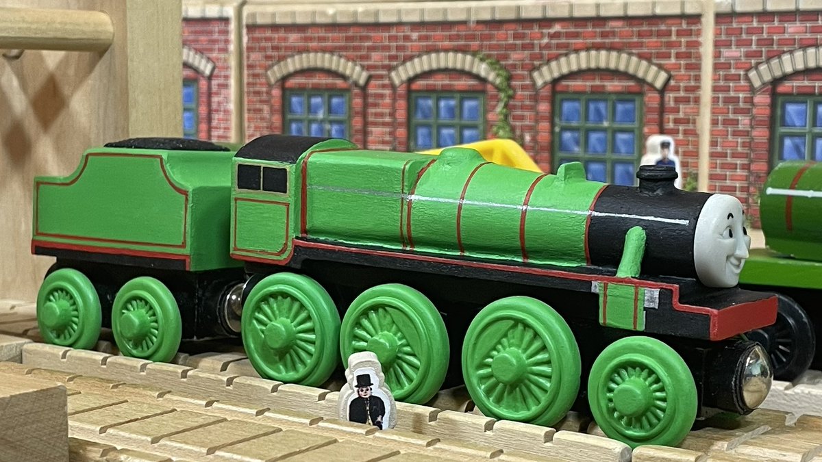 Leaning towards no wheel arches on Gordon. This leaves me with a problem. Do I have no wheel arches on the other engines like brio, or do I do the classic wooden railway style of wheel arches on the running board. Only problem there is that would make the black top look weird.