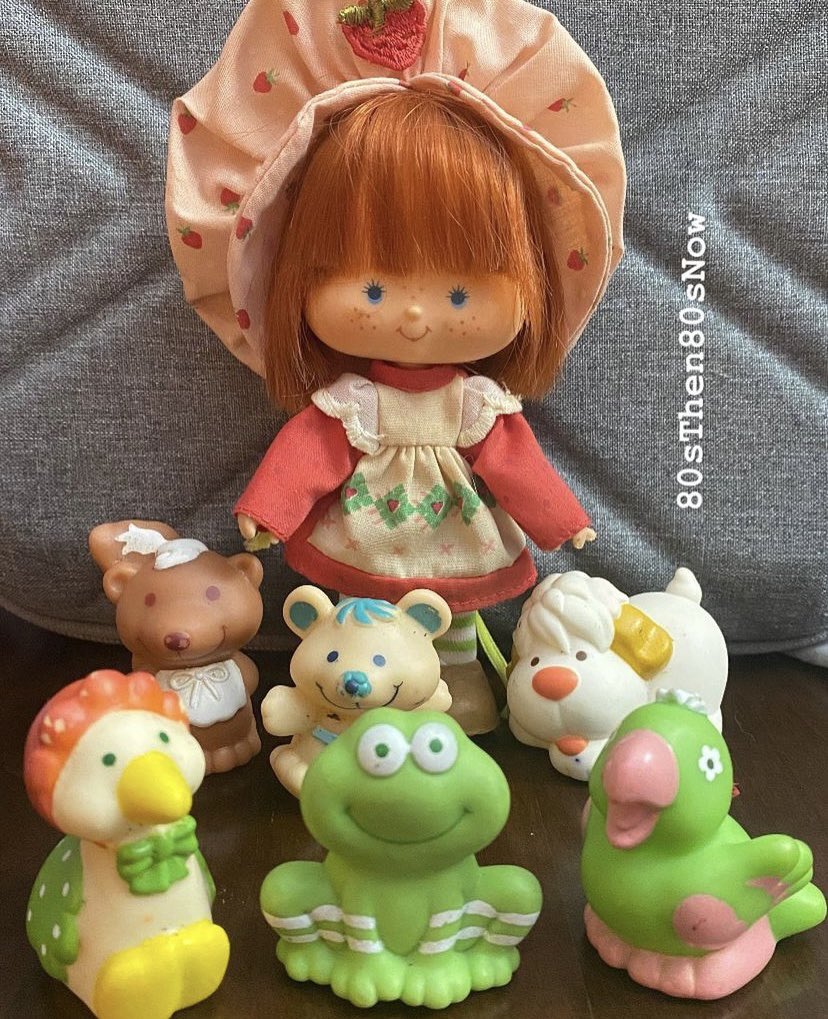 When You Have Berry Good Friends, You’re Never Alone. ❤️🍓🍓🍓❤️

#StrawberryShortcake #80sToys #Friendship #1980s #80s