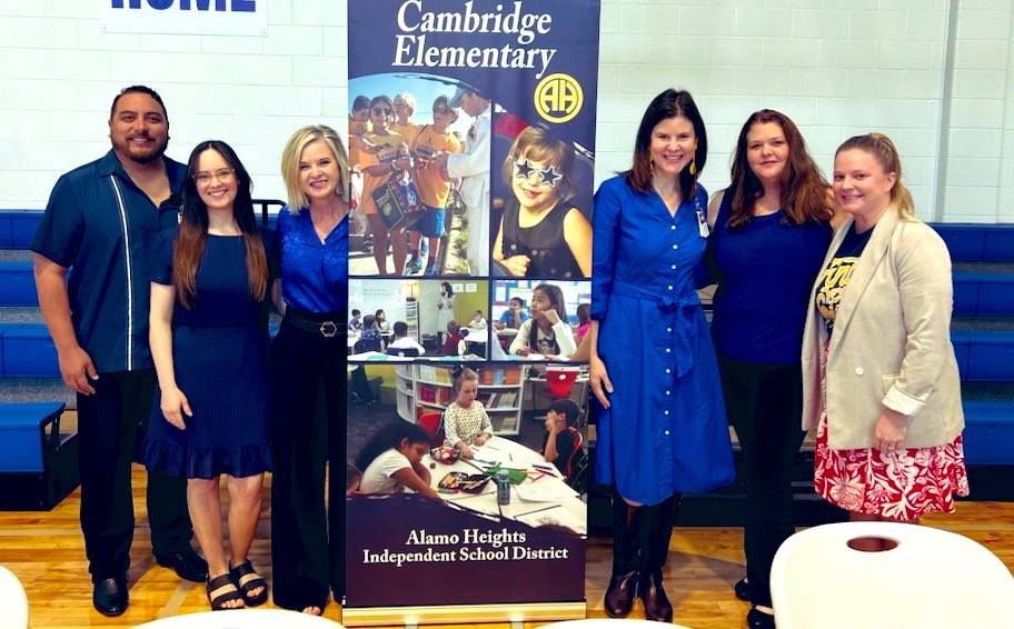 Had a blast representing @Cambridge_AH, with this dynamic team, at the @AHISD job fair! 💙💛
#AHISDisHOME #NoPlaceLikeAHISD