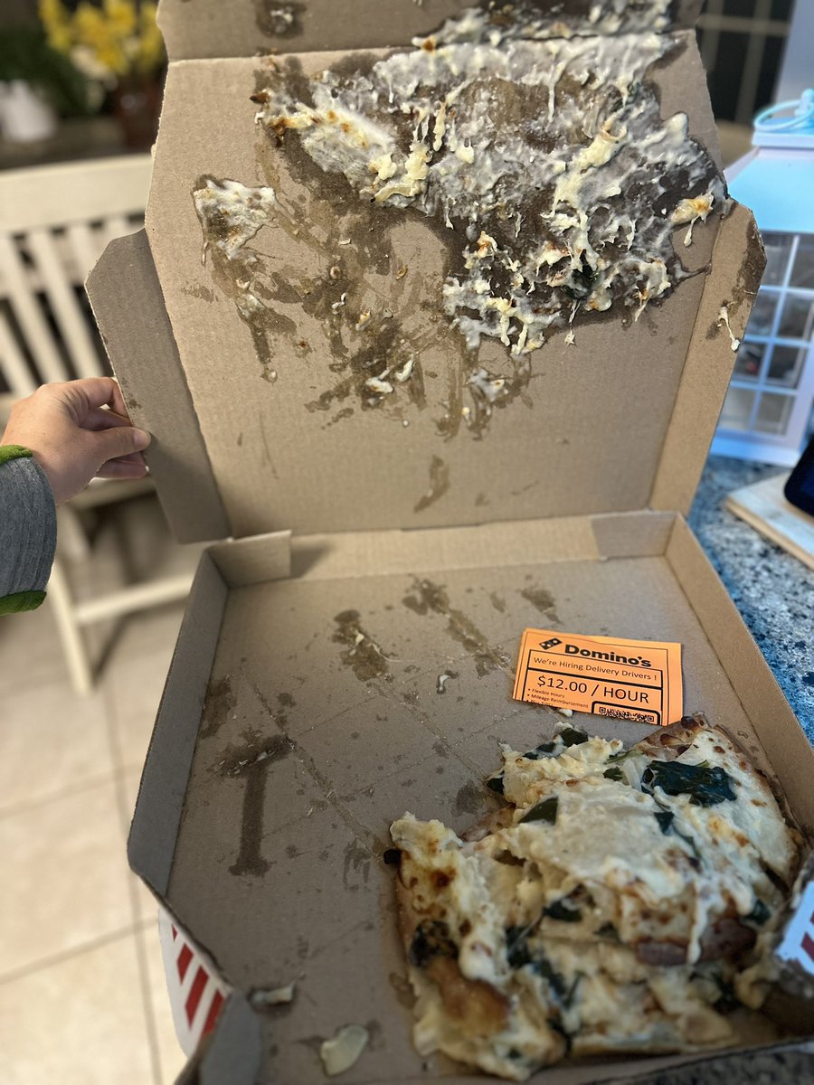 justbryna's tweet photo. @dominos: 50% all pizzas
The pizza: https://t.co/Ox6vE1SJSm
