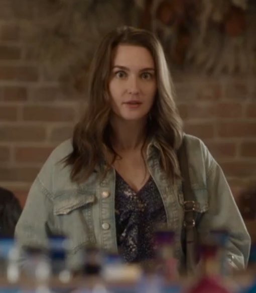 cleekers's tweet photo. Perfect representation of my reaction to seeing Kat Barrell in this role.

#ShiftingGears #KatBarrell #MakeHerMark @RealCrystalLowe https://t.co/CAIsUFkZD1