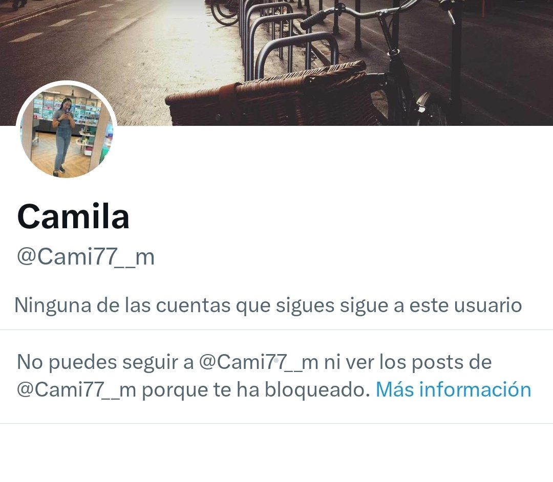 YENIFERLAGOS's tweet photo. @liz____Q Cuidado con esta tipa @Cami77__m  ayer le transferi el dinero para dos boletas para KAROL G y luego me bloquio y no responde https://t.co/TcI6BuxRXG