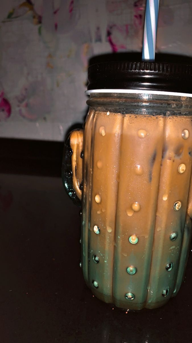 لستُ وحيده انا برفقة قهوه🌚💕💕💕💕💕💕💕💕✨