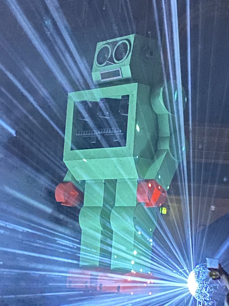 #teenagecancergigs chemical brothers absolutely brilliant 🤩 thank you to <a href="/TeenageCancer/">Teenage Cancer Trust</a> <a href="/Dominos_UK/">Domino's Pizza UK</a> <a href="/AldiUK/">Aldi Stores UK</a> had an amazing day/night with teenagers and young adults from the North West.