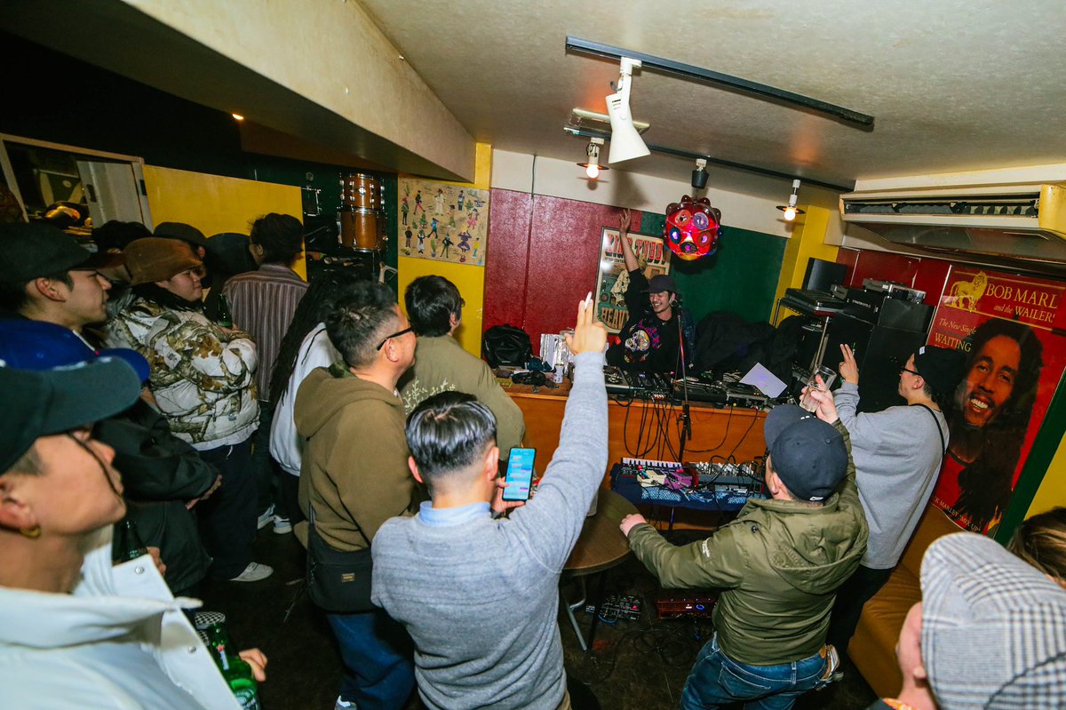 Hope_Bullet_o6's tweet photo. 日本一時帰国ツアーありがとうございました！
約1週間駆け抜けて、改めて友達や周りの大切さが身に沁みました！本当に周りのサポートに大感謝！！！

"ワーキングホリデーMIX"
28日から発売開始🔥

時差ぼけと機内食でさしぶりの風邪です🇬🇧お見舞いお待ちしてます🫡 https://t.co/Z8Msh91HgY
