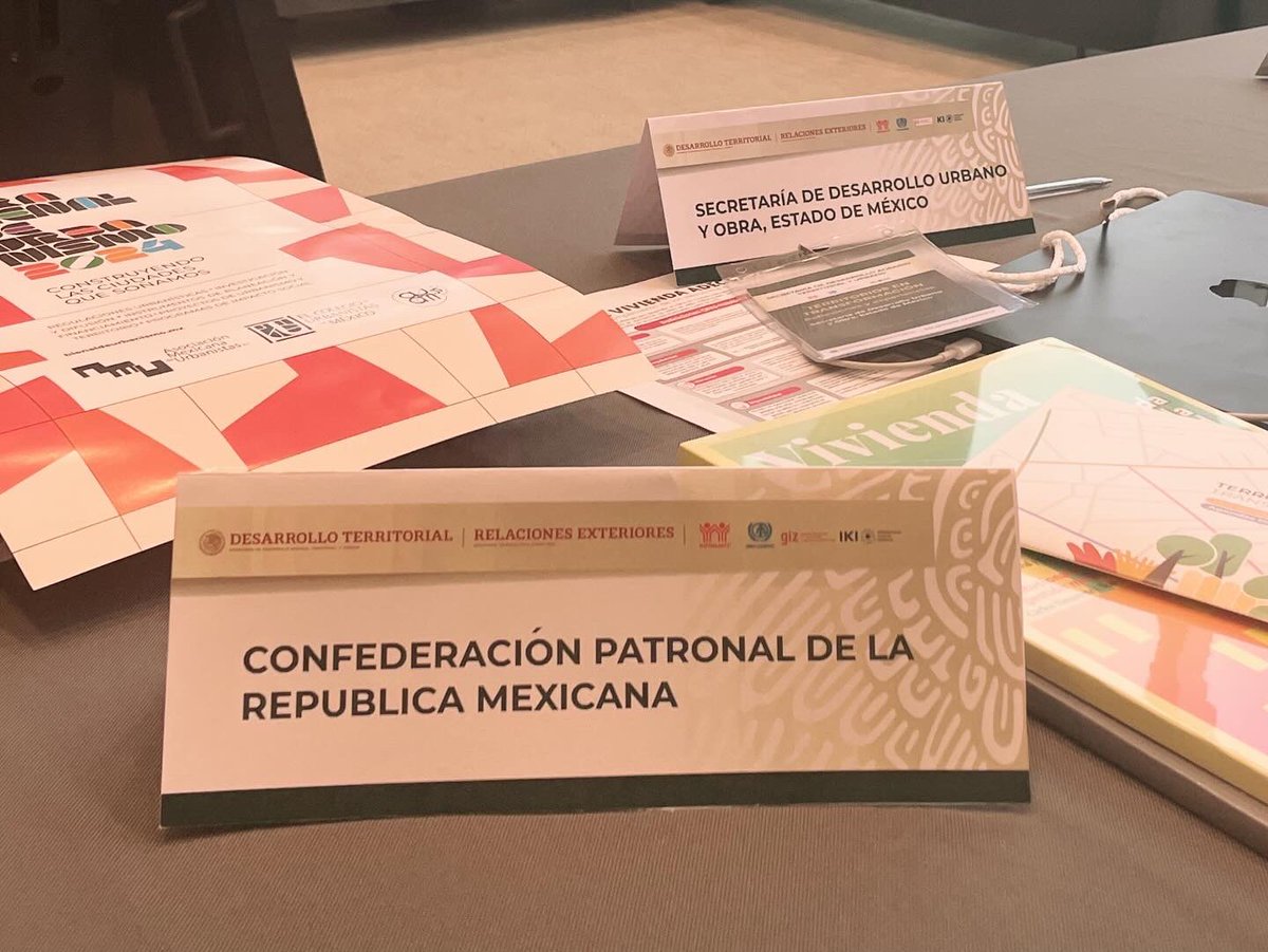 EdgarRoen's tweet photo. Territorios en transformación. Reflexiones y experiencias, en @infonavitoficial #Infonavit Agradecido con Lic. Palacios Moreno de @SEDATU_mx al equipo @SRE_mx por la invitación
•
@PhDHIZ @ernestovaldesa @ONUHabitatMex @ONUMX @coparmexnacional #comisionnacionalviviendacoparmex https://t.co/jwExMvkpyA