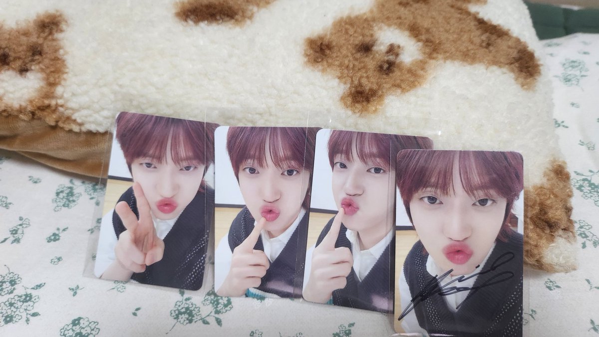 드뎌..메이크스타 니엘포카..💋 너모 이뻐 진심..💋
사인포카라뉘..( ¤̴̶̷̤́ ‧̫̮ ¤̴̶̷̤̀ )ෆ 

#niel #니엘