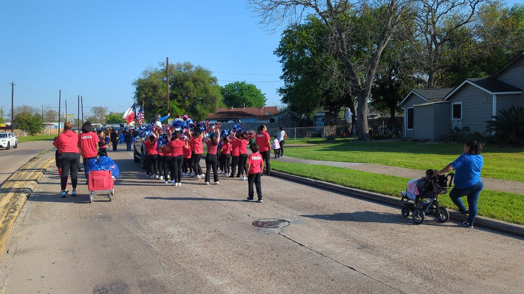 Our <a href="/RuckerHISD/">Rucker Elementary</a> Families came out to support The Shimmer and Shinners cheer team <a href="/rsearcy6/">renita</a>