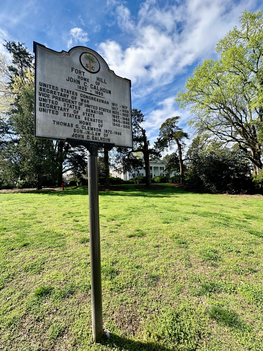 liz_july4th's tweet photo. My Dearest Followers: 

This far, I hope your weekend has been awesome . 

Mine began here 👇👇👇 #FortHill #JohnCalhoun #SC 

🧵🧵💕💕💕 https://t.co/NVoBNNSlPY