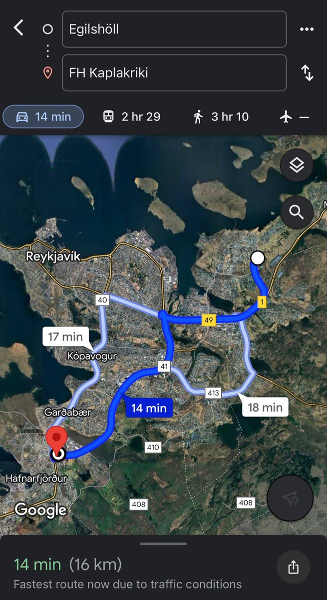 Rétt hjá flugvellinum sko. Basically í bakgarðinum.