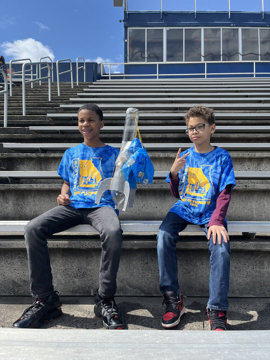 ShateemaTimes3's tweet photo. SCIENCE OLYMPIAD 2024!🚨🚨 The Lew’s lil scientists were ready for the competitions. They all did an amazing job!💙💛 #gettingbettereveryyear @SLLewisES @Clemmontine @SheralynShepard @LashondaStorr https://t.co/lX6GnYELrn