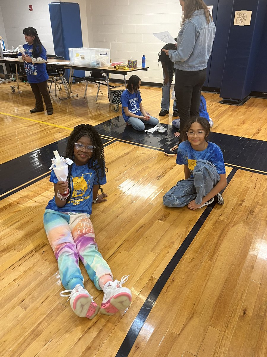 ShateemaTimes3's tweet photo. SCIENCE OLYMPIAD 2024!🚨🚨 The Lew’s lil scientists were ready for the competitions. They all did an amazing job!💙💛 #gettingbettereveryyear @SLLewisES @Clemmontine @SheralynShepard @LashondaStorr https://t.co/lX6GnYELrn