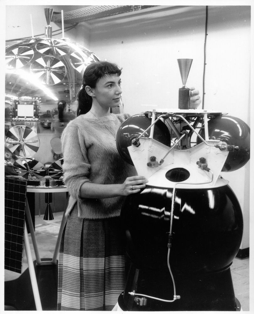 fasc1nate's tweet image. Judith Love Cohen was an American aerospace engineer who helped create the Abort-Guidance System that rescued the Apollo 13 astronauts.  

When she went into labor, she went to work.   

She took a printout of a problem she was working on to the hospital. She called her boss and…
