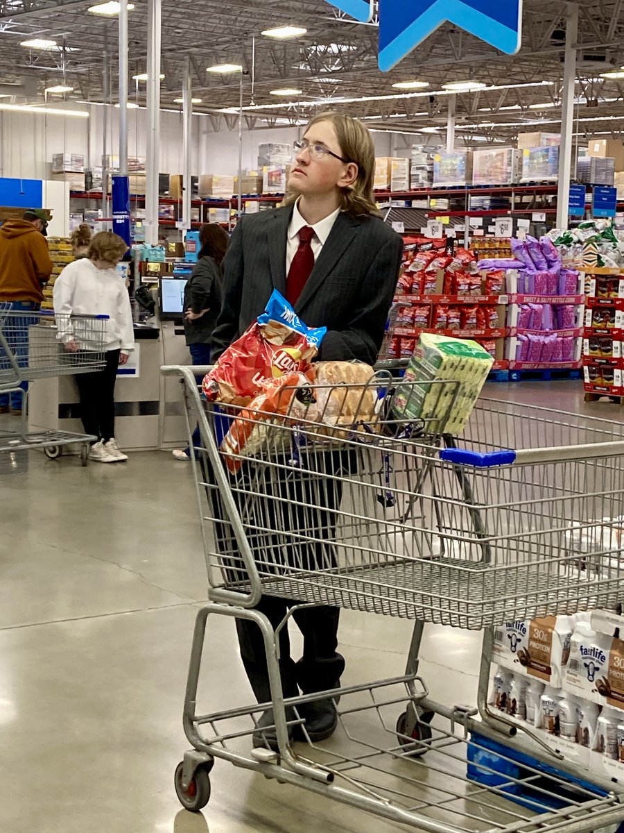 HyggeMan's tweet photo. Youngest Looking Dapper...At Sam's Club
.
.
.
.
.
#PicOfTheDay #DapperAtSamsClub #OurYoungest #Contemplative https://t.co/sG9ov6mtpV