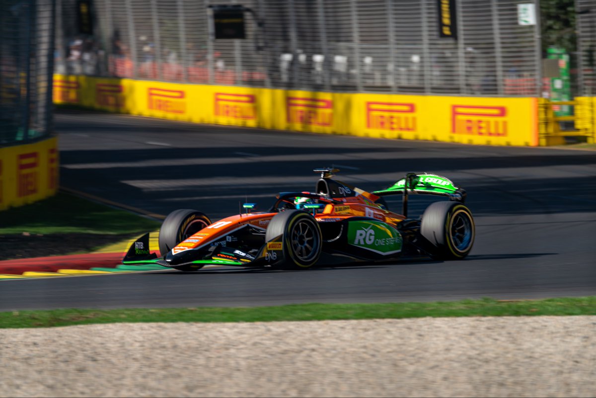 Mikedc73's tweet photo. The F2 cars look great on the @ausgrandprix Track! @Formula2 #AusGP #F2 https://t.co/5X8J5sFdm8