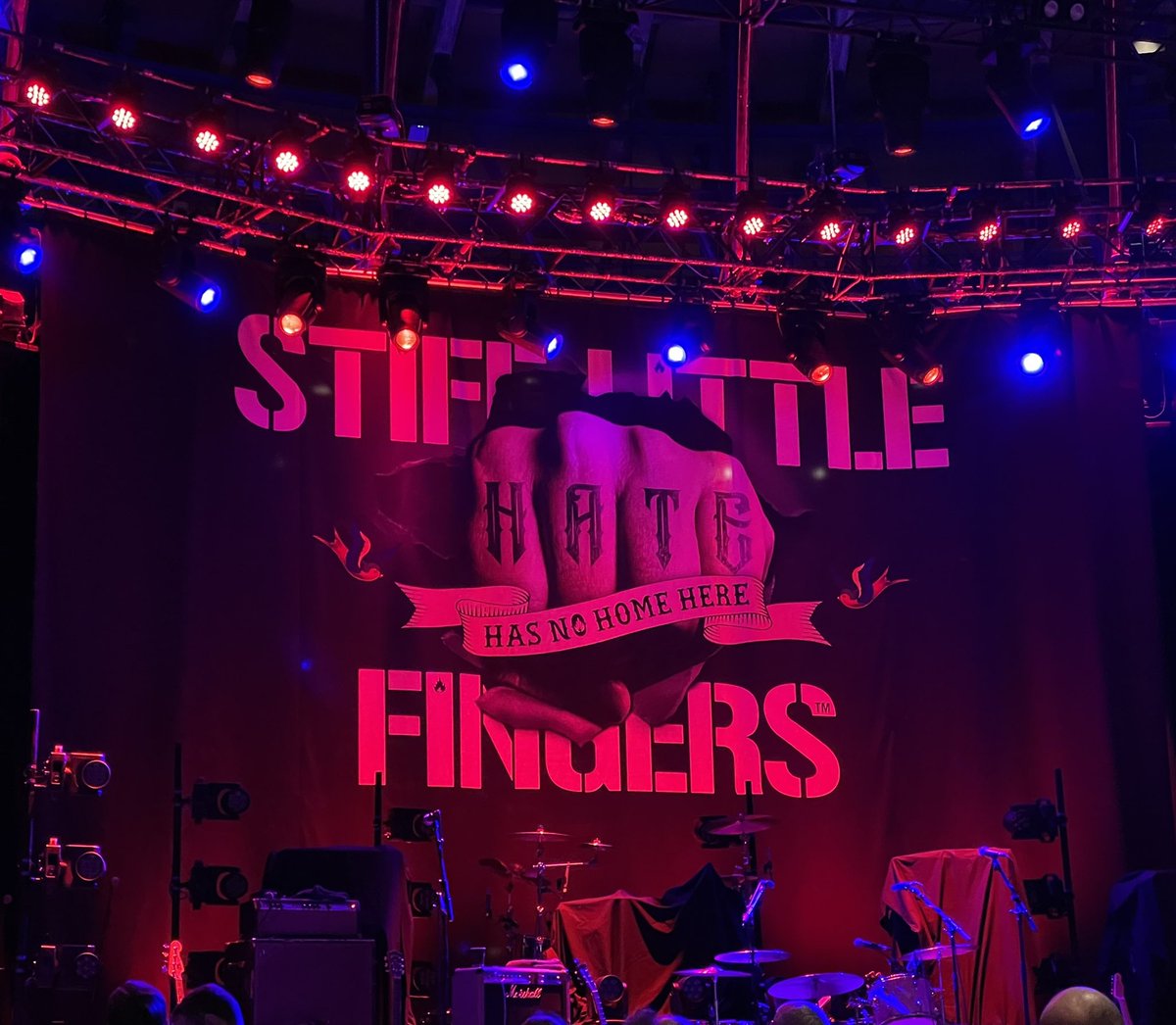 Oh my goodness…. Jake Burns and Stiff Little Fingers slayed it tonight at the Roundhouse. A privilege to be there! #Hatehasnohomehere #slf