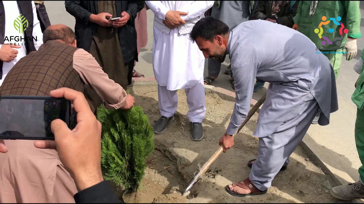 This #NewYear in #Afghanistan, we're planting 1000 trees 🌲in #kabul through @Afghan_Relief. Your support means the world to me; consider donating $2 for a tree today.

gofund.me/eb2a893e