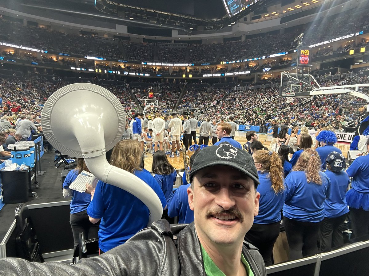 At the #battleofthebirds @OregonMBB vs @BluejayMBB #duckU #souzaphone @Schottnyc @FURIA