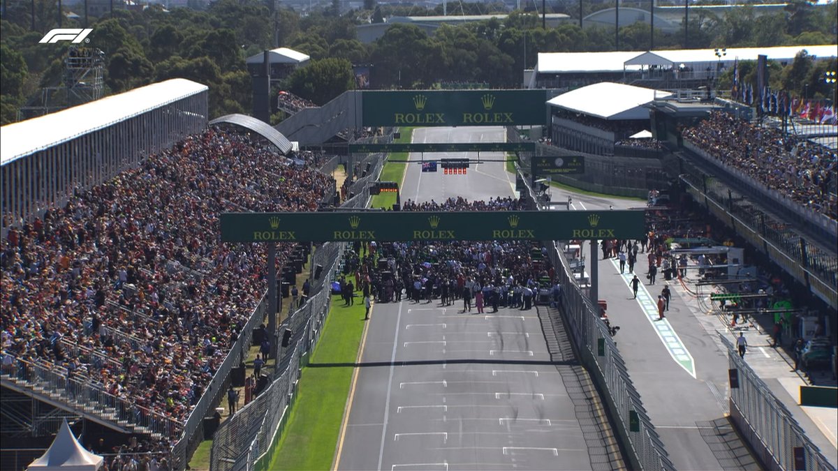 T-minus 20 mins to lights out! ⏰

#F1 #AusGP