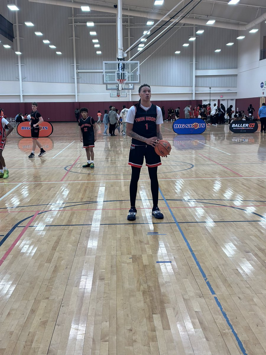 BIG SH🏀TS tweet media