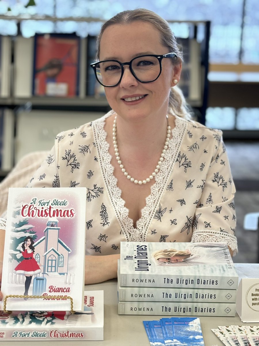 BiancaRowena's tweet photo. Had a fun time hanging out with local authors at the Lethbridge Local Authors Fair today! #lethbridge #alberta #yql #canadianauthors https://t.co/Zehpn87ukM