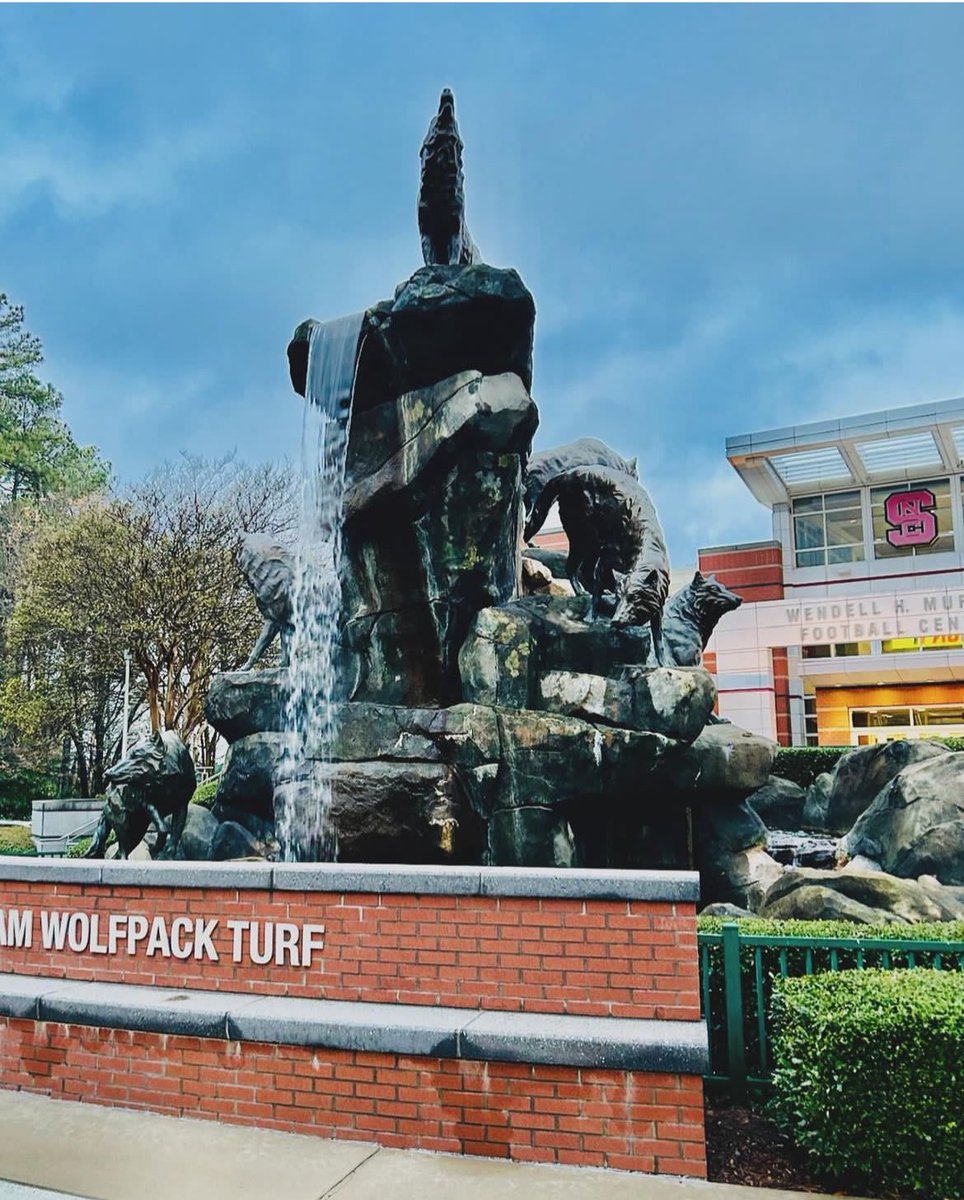 One day I will get to Carter-Finley in season when it’s rockin’. I’ll settle for a quick trip in the spring for now. ❤️🏈