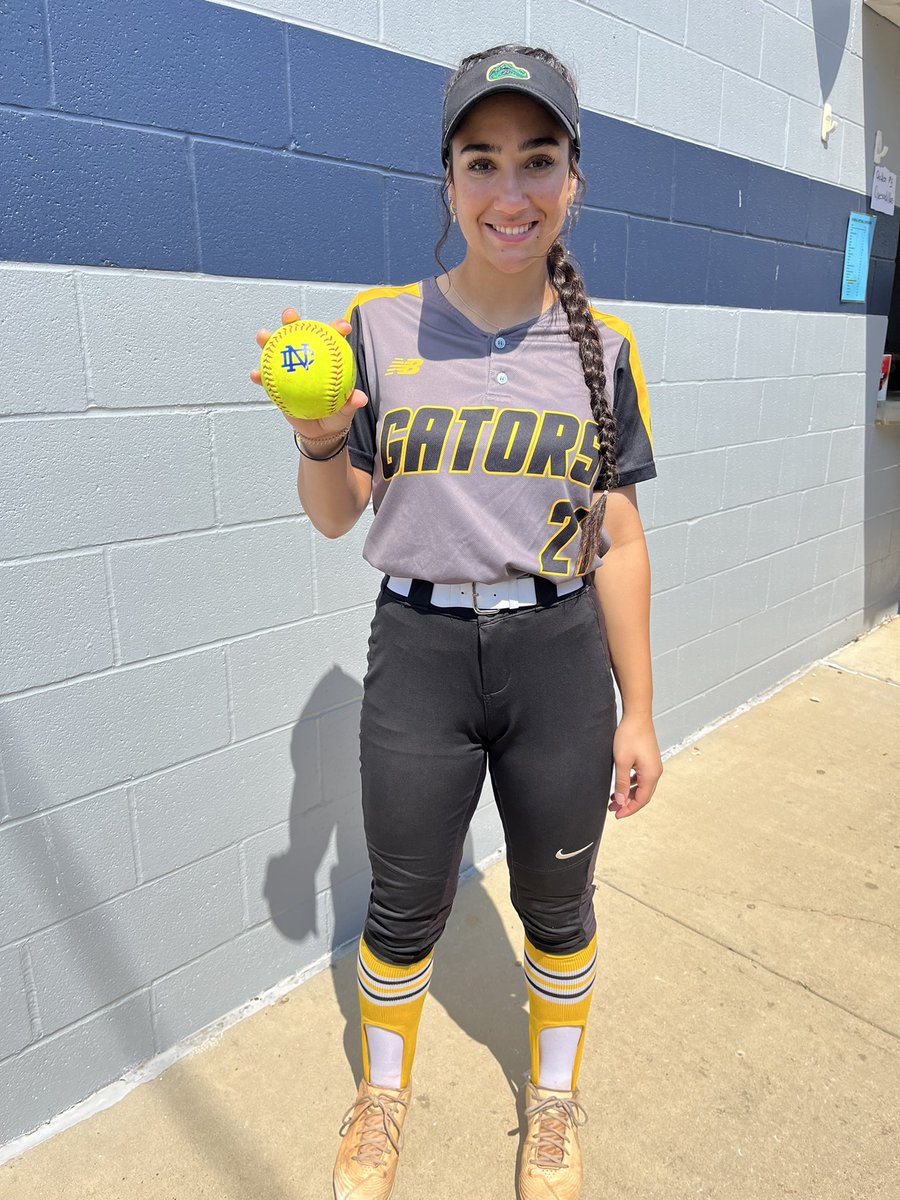 Lady Gators took a road trip this weekend to Stonewall. Dropped the first game 5-2 to a very good North Desoto team and bounced back with a 11-1 win over ASH! 🐊💛🖤