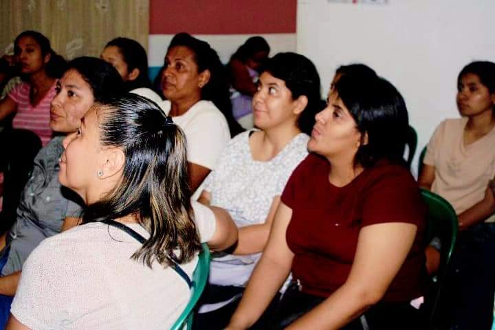 caprodihn's tweet photo. Reunión de #AMUD para ratificar la junta directiva y conversar sobre las próximas actividades, saludamos a las nuevas integrantes.✨💜💚❤️
Juntas #Mujeres_con_discapacidad nos fortalecemos y avanzamos por el #acceso y reivindicación a nuestros #derechos💥🤜🤛
#Nosotras_Lideramos https://t.co/2rgCi0t5yI