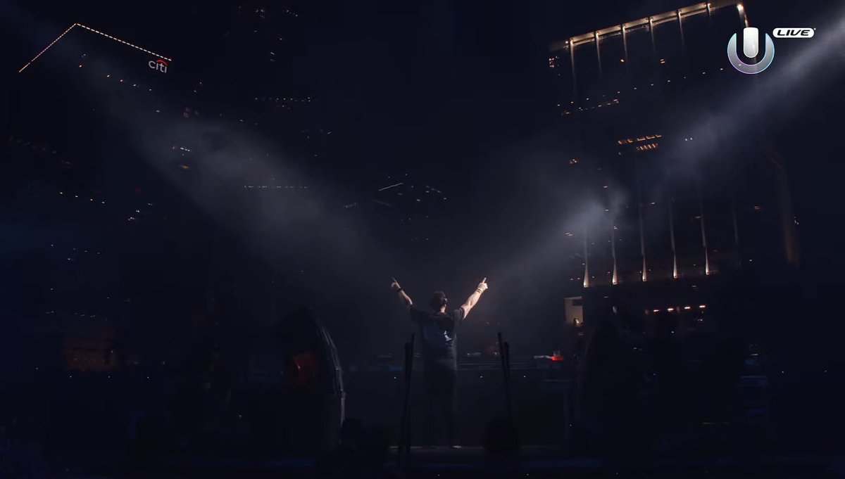 abel_EDM's tweet image. Gracias por hacerme la vida tan feliz !! @HARDWELL 🐐
Gracias @arminvanbuuren #ULTRALIVE #UltraMiami2024 
Viva la vida ❤️