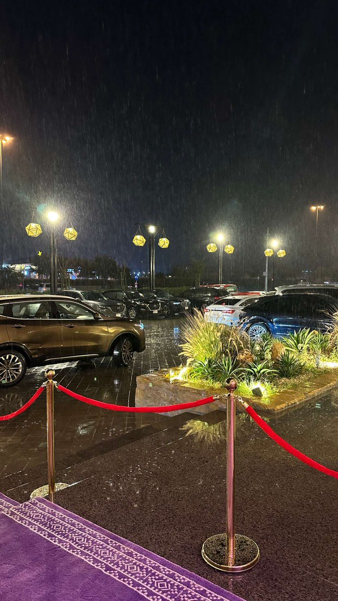 اليوم كان سحور NOB بالتعاون مع SnapChat 

هناك شركات تتبع السوق وغيرها تقود السوق وطبعًا اتضح جليًا اليوم أن <a href="/NOB_Solutions/">NOB | لحلول التسويق</a> تقود السوق✨
التسويق الثقافي أولًا وأتى بعده التسويق الصناعي والآن يأتي دورها في تطوير صناع المحتوى لتصنع سوق سعودي ناضج👏🏼

يا كبر الفخر بأني جزء من هالكيان