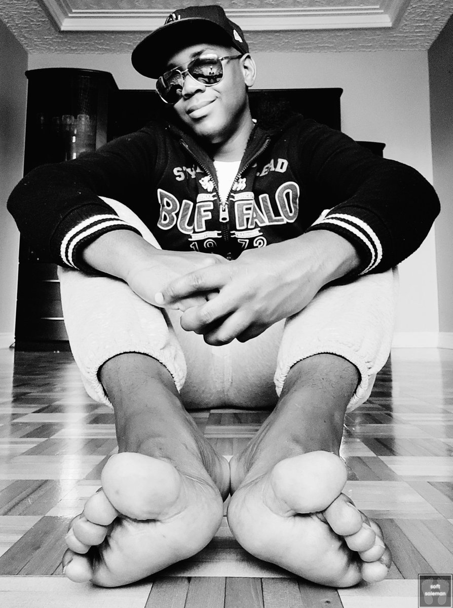 softsoleman's tweet photo. #softsoleman #malefeet #malesoles #piedsmasculins #piedshomme #dudesoles #meatysoles #manlysoles #bigsoles #legendarysoles #smoothsoles #cutesoles #manlysoftsoles #manlyfeet #manfeet #dudefeet #blackandwhite #noiretblanc https://t.co/8IeOretJah