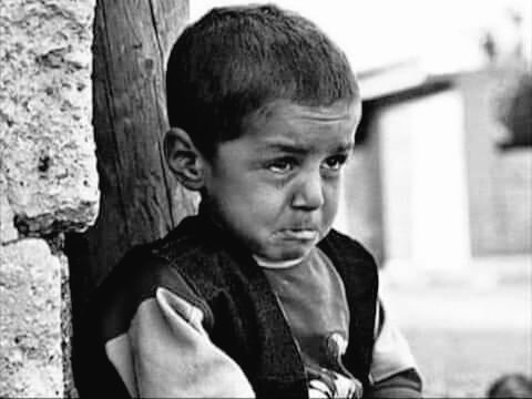 ملابس قديمة لـ الفقير
احذية قديمة لـ الفقير
بقايا الطعام لـ الفقير 

الفقير ليس حاوية قمامة

(لَنْ تَنَالُوا الْبِرَّ حَتَّى تُنْفِقُوا مِمَّا تُحِبُّونَ )