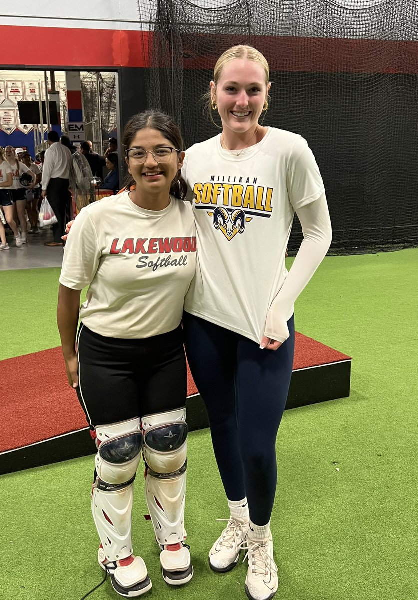 USA 🇺🇸 Athletics teammates working hard! Big HS rivalry game Tuesday night - Lakewood VS Millikan - rooting for both just love ❤️ great softball!!!! #weareusaathletics