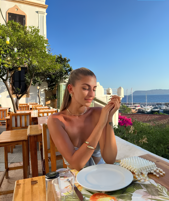seraphina1112's tweet photo. Don't look at the caption, look at me ๐
#Seraphina #bepretty #dating https://t.co/vNwwvwRDjb
