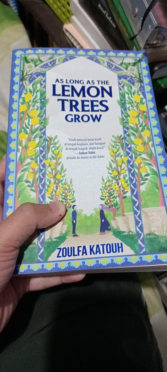 ASoejatma's tweet photo. @literarybase Aku ada 80k, masih bagus baru sekali baca ada tanda tangan aku... tapi ga bisa kirim oren atau hijau... https://t.co/Bmos1iT6gu