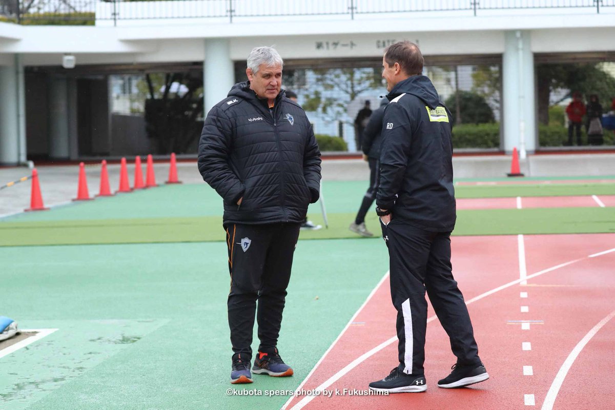Kubota_Spears's tweet photo. #PracticeRound10 #えどりく3連戦
ノーサイドの瞬間🧡🤝💙②

#クボタスピアーズ
#埼玉パナソニックワイルドナイツ
@Panasonic_WK https://t.co/tA4qXEn1lO