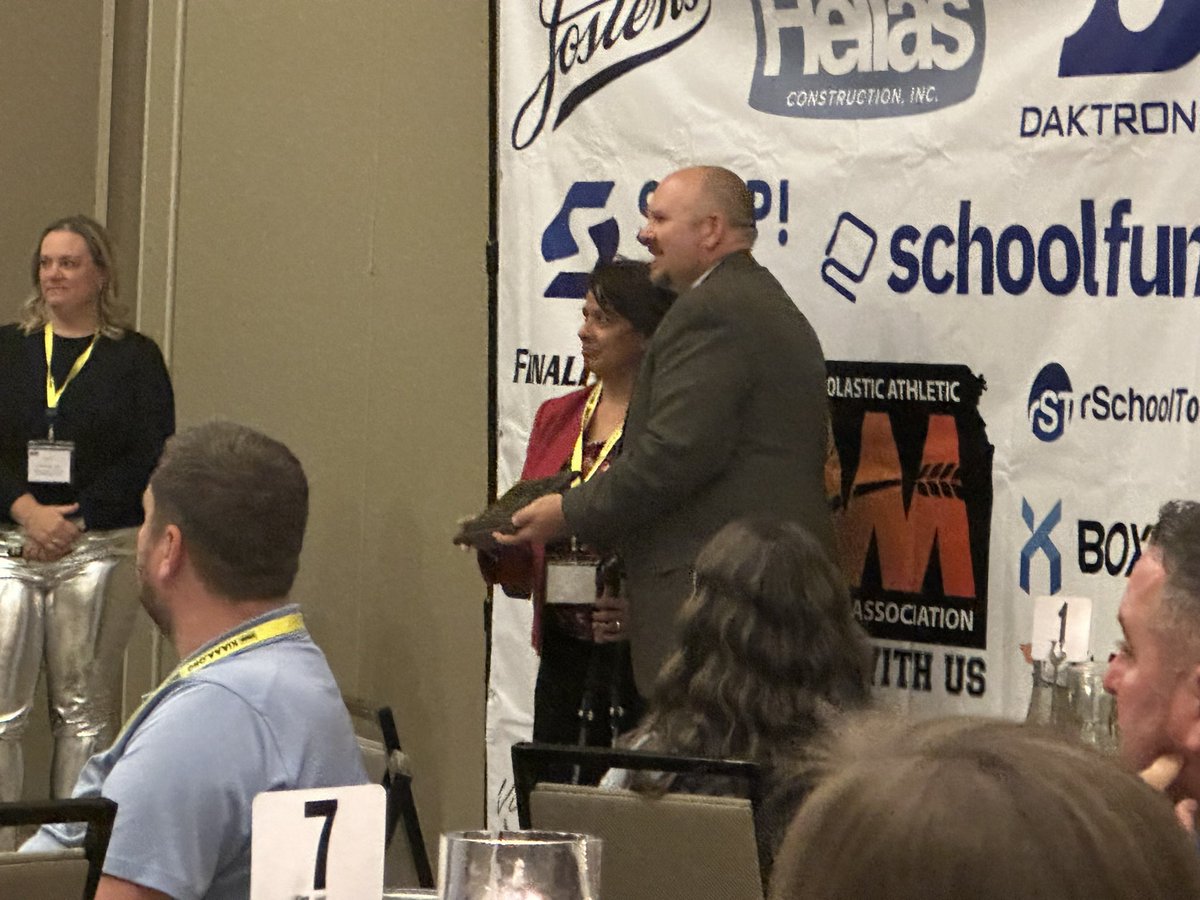 So proud of our AD Annette Gonzales! Tonight she was awarded the District 3 AD of the Year by the KIAAA!