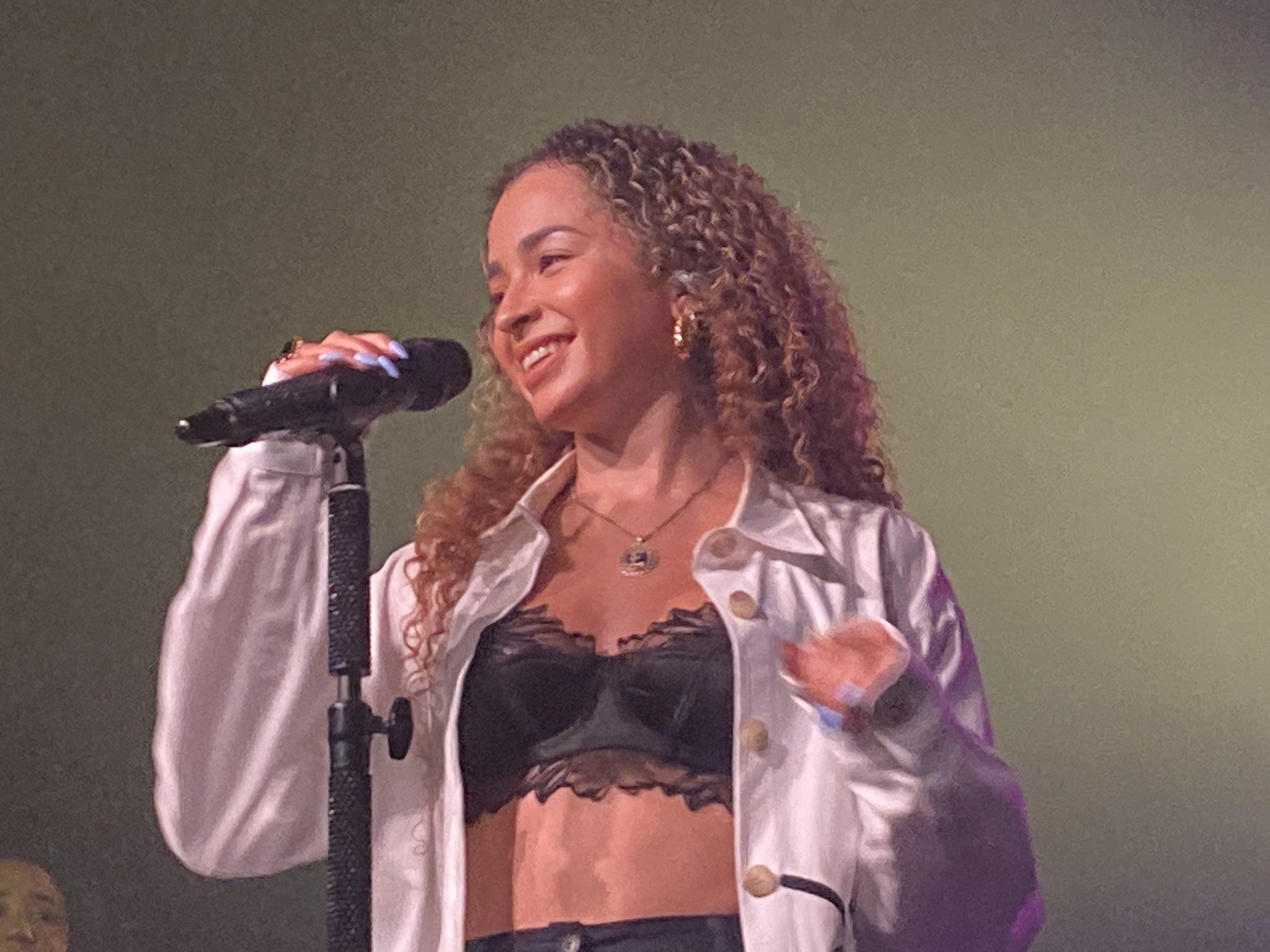 Ella Eyre