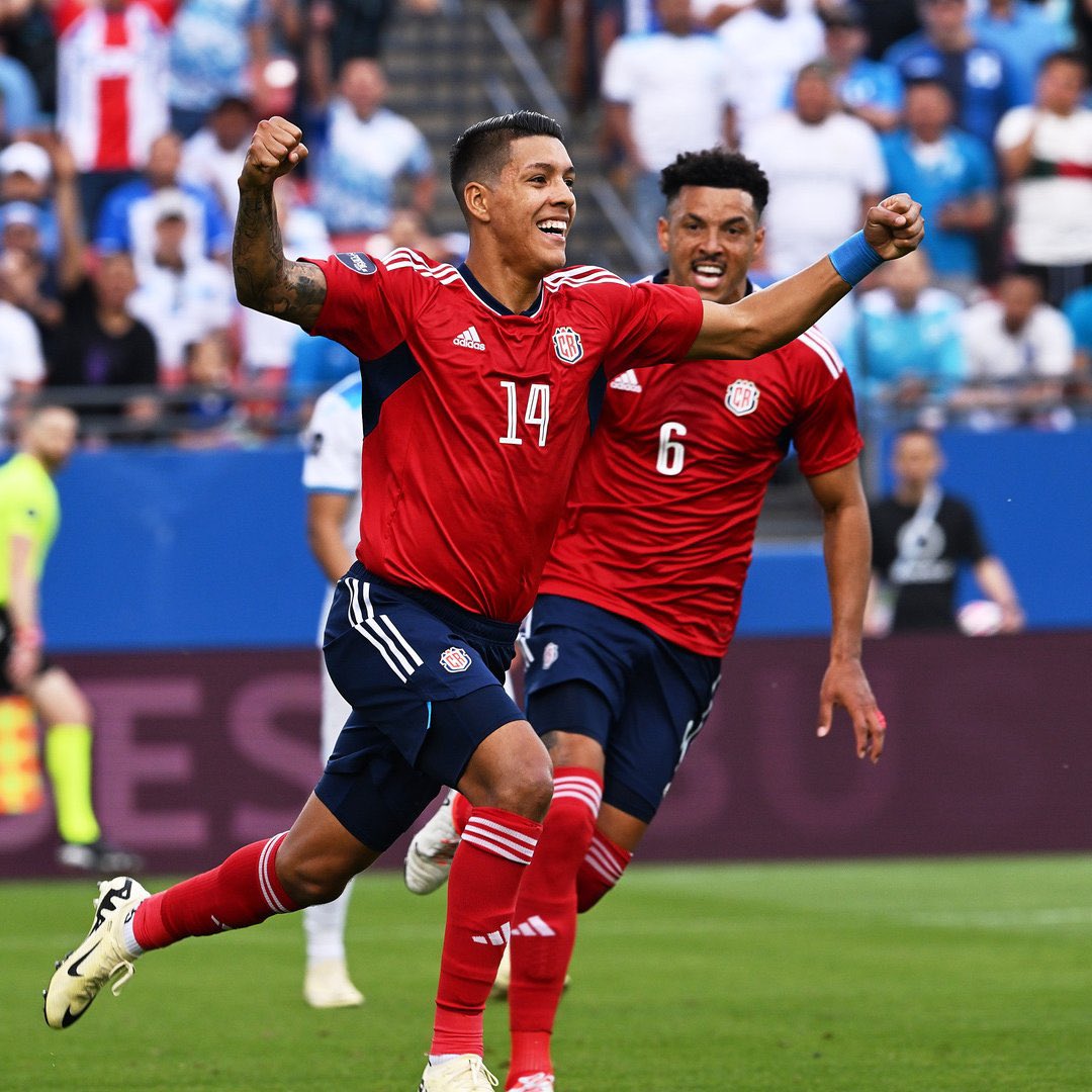 Gustavo Alfaro: “Me gustó mucho lo de Orlando Galo, la conquista de la mitad de la cancha es la clave”. 🇨🇷