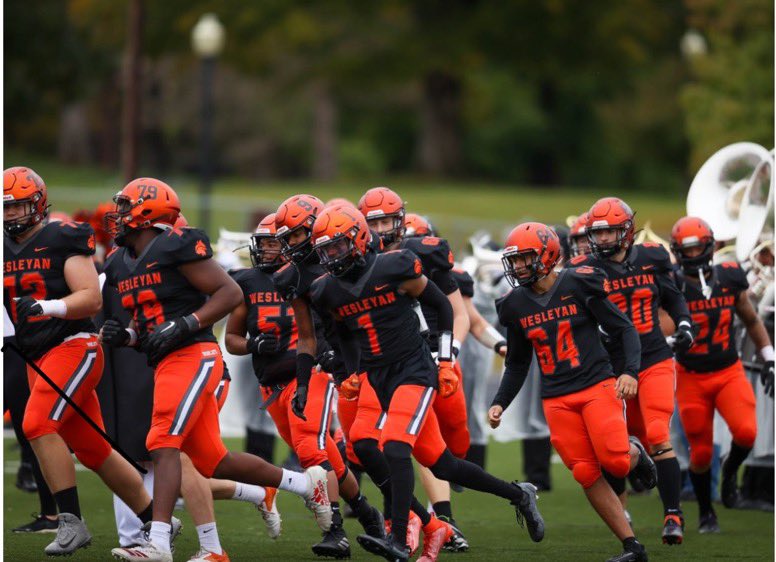 After great talks with @Jkingnfl I am blessed to say I have received my first D2 offer from @WVWCFB  @Martind_Gator @SJCC_Football @CoachT1A @OBM_CoachT1A408 @coachjwink @JesusCarbajal44