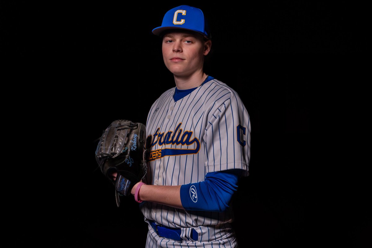 Centralia College Baseball (@centralia_bsb) on Twitter photo 🚨 NO HITTER ALERT🚨
<a href="/JustinMorgan45/">Justin Morgan</a> (6 IP) and <a href="/DillonKirksey/">Dillon Kirksey</a> (3 IP) combine for a no hitter!
<a href="/LukeBaier2/">Luke Baier</a> called a great game behind the plate. 🚨 NO HITTER ALERT🚨
<a href="/JustinMorgan45/">Justin Morgan</a> (6 IP) and <a href="/DillonKirksey/">Dillon Kirksey</a> (3 IP) combine for a no hitter!
<a href="/LukeBaier2/">Luke Baier</a> called a great game behind the plate.