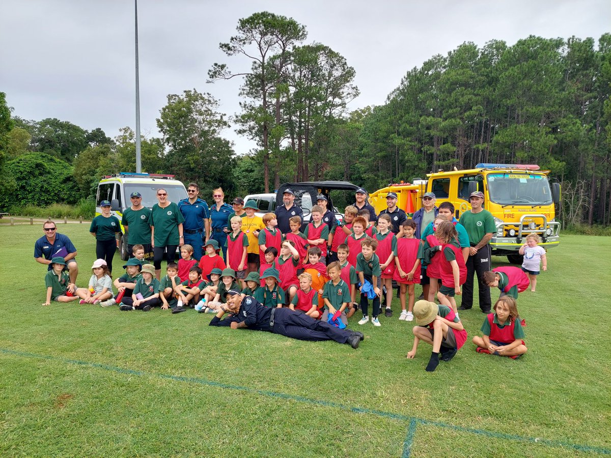 How’s this for community spirit 🥰 The good folk at the Russell Island Rural Fire Brigade teamed up with @QldPolice and @QldAmbulance for a social soccer showdown with some local primary school students. The day was so successful, they’re already talking about making it an…