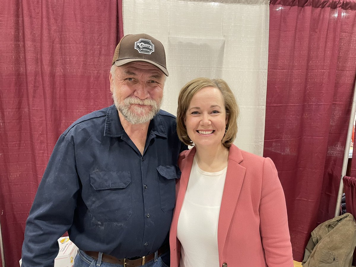 It was wonderful to spend time at the Dodge County Business Expo today! Talking to neighborhood business owners about how we can support locally-owned businesses that bring jobs & prosperity right here to Southern Minnesota will continue to be a center point of this campaign.