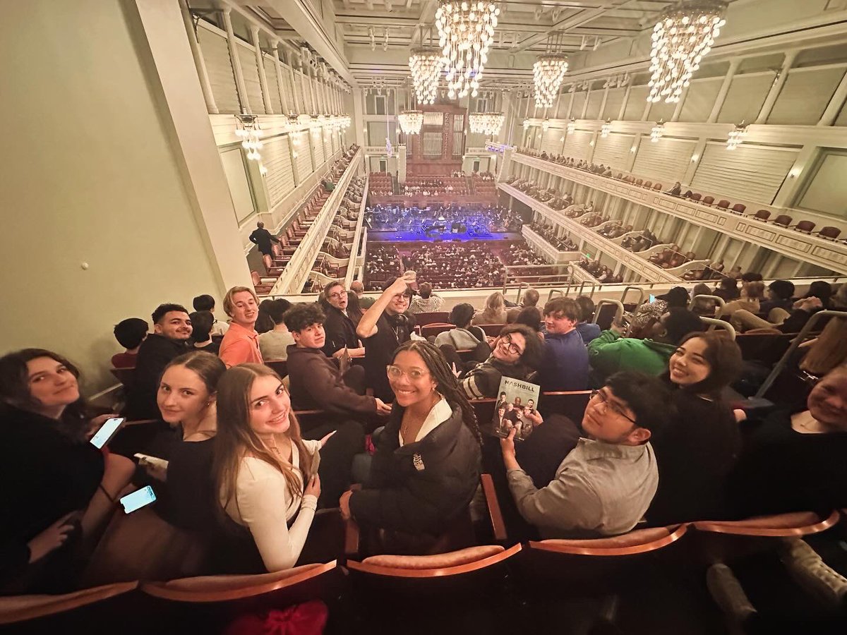 hehschoirs's tweet photo. Nashville Symphony Time! #springbreaktrip #musicdepartmenttrip #roadtriptonashville https://t.co/3kgASXEITB