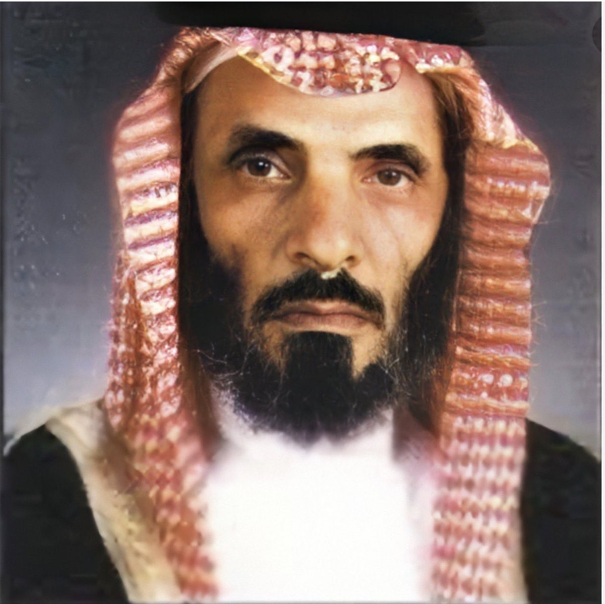BinHoqan_Law's tweet photo. في مثل هذا اليوم ١٤-٩-١٤٢٣هـ سبقنا والدي الى مغفرة الله ورحمته التي وسعت كل شي 
اللهم انه احسن الينا فأحسن اليه 
اللهم عوضه خيرا من الدنيا ومافيها وماعليها 
اللهم كما اكرمته حياً اكرمه ميتا يا ارحم الراحمين https://t.co/XvORPlAlHe
