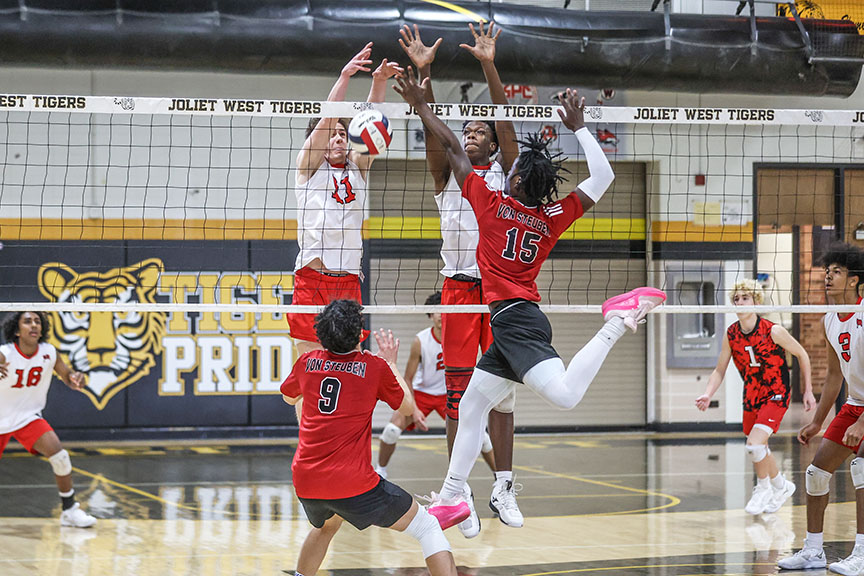 Marist toasts Lockport at RedHawk invite; Loyola Academy 'D-ups' Vernon Hills illprepvb.com/premium-access…