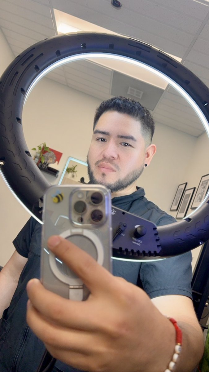 Jcofficial1's tweet photo. Book your haircut appointment ๐#phoenixbarber #barber #barbershop https://t.co/S2WqwDkMJx