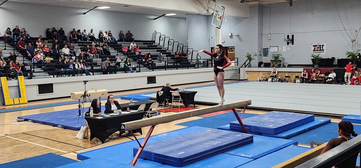 Enjoyed every single minute of our @THSGCA District Gymnastics Meet. Congratulations to our 5 Knights that qualified to the Regional Meet in a couple of weeks. GO KNIGHTS ‼️ #TheKingdomOfChampions