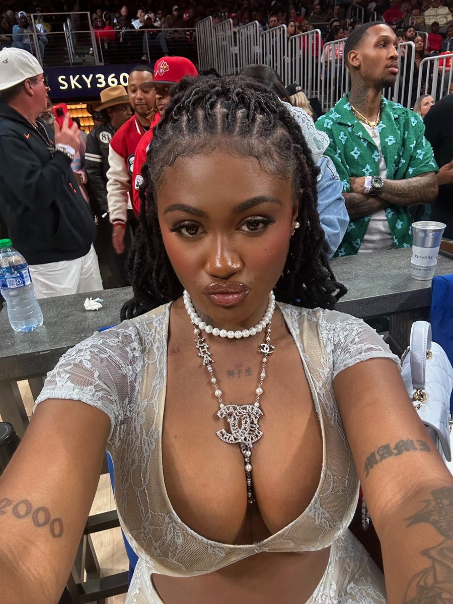 kaliii's tweet image. courtside