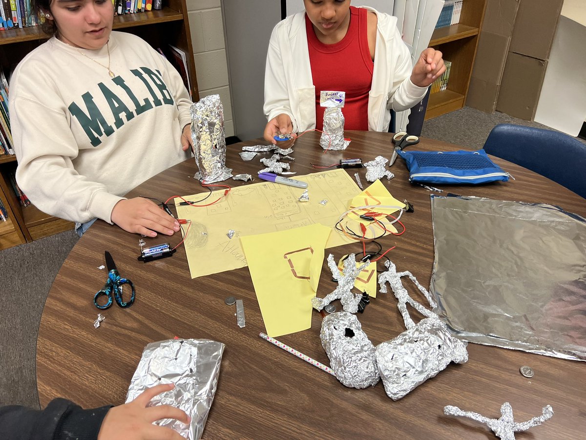 CobbVisualArts's tweet image. Congrats to Dowell ES, new Cobb Arts Integration Certified School! Arts driven performance-based learning is Collaboration ☑️ Creativity ☑️  Critical Thinking ☑️ Communication ☑️ 🎉 #DoingDrivesLearning! 🎭🩰🎨🎶 #cobbarts4all @CobbSchools @DowellElementa1